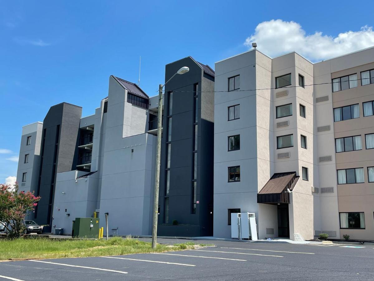 Quality Inn & Suites Spring Lake - Fayetteville Near Fort Bragg Eksteriør billede