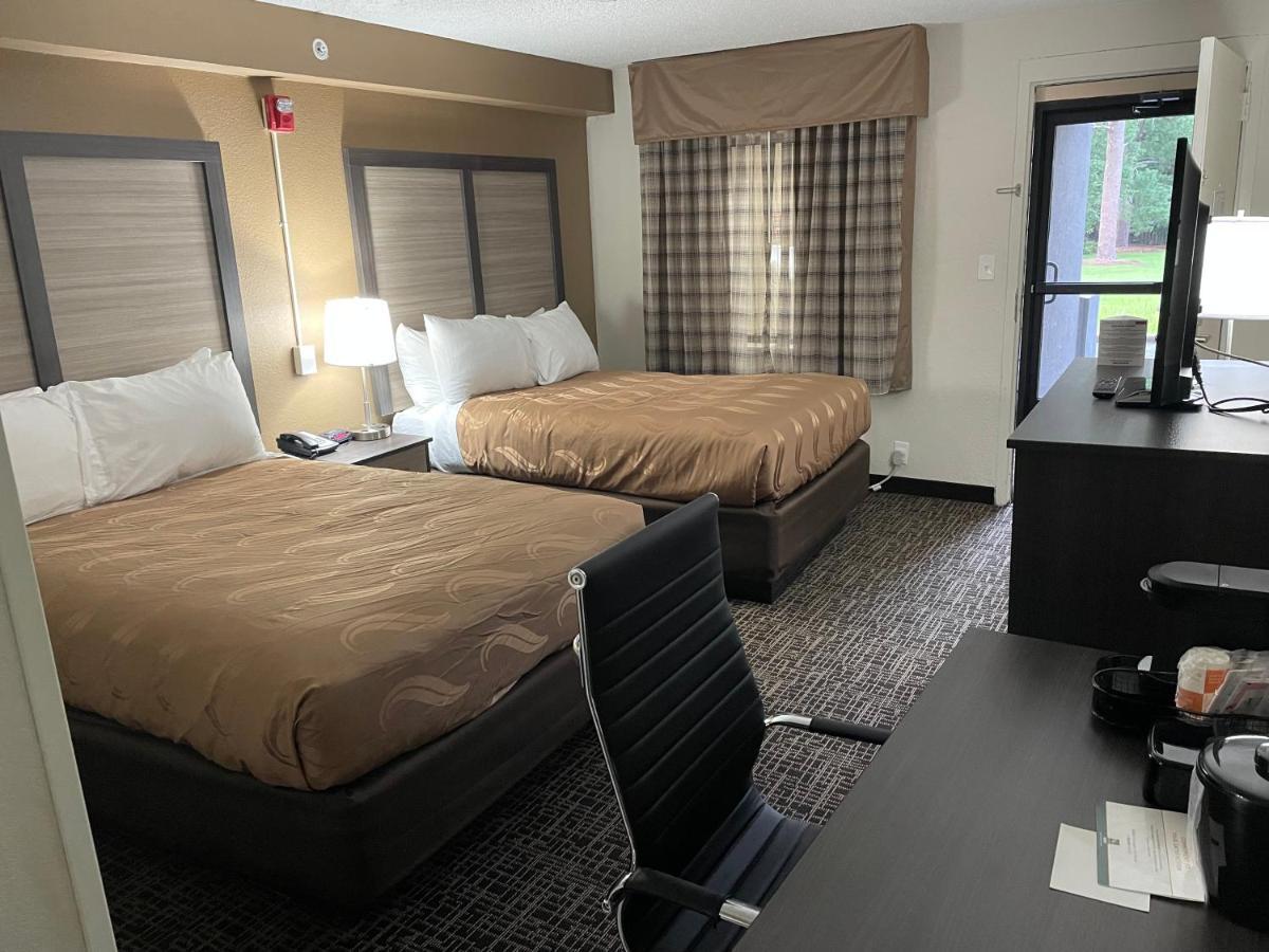 Quality Inn & Suites Spring Lake - Fayetteville Near Fort Bragg Eksteriør billede