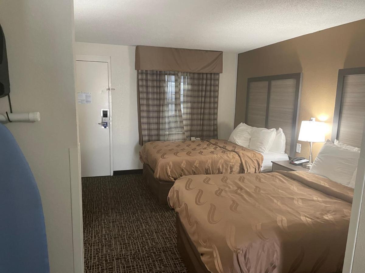 Quality Inn & Suites Spring Lake - Fayetteville Near Fort Bragg Eksteriør billede