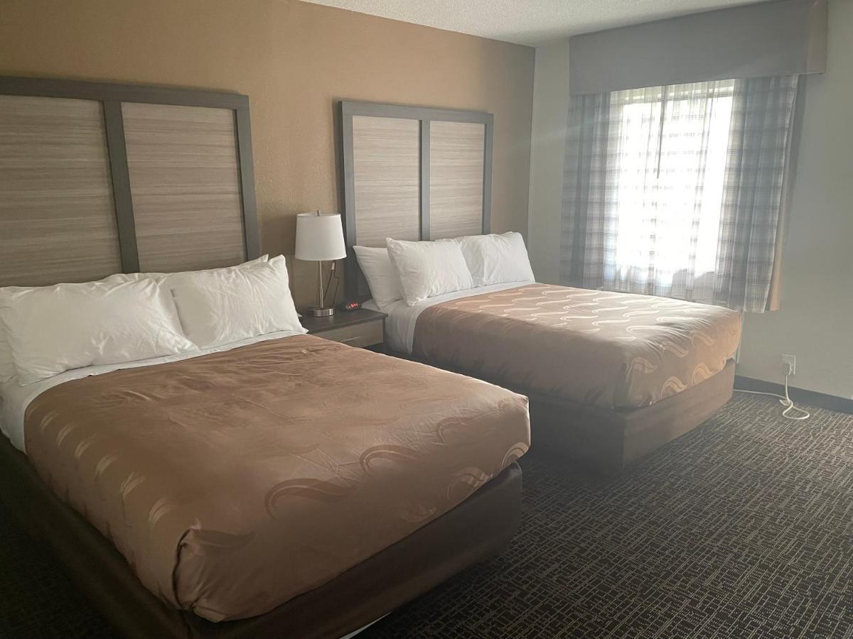 Quality Inn & Suites Spring Lake - Fayetteville Near Fort Bragg Eksteriør billede