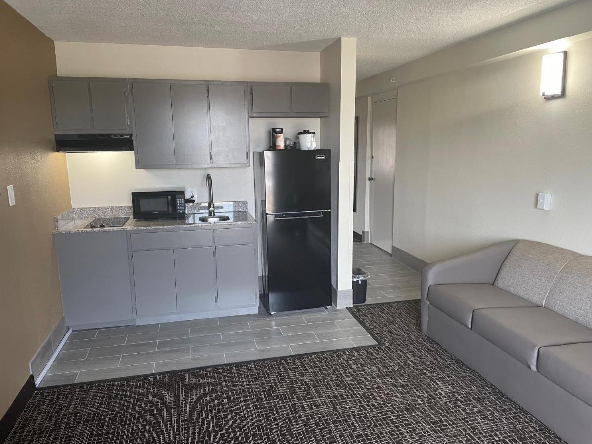 Quality Inn & Suites Spring Lake - Fayetteville Near Fort Bragg Eksteriør billede