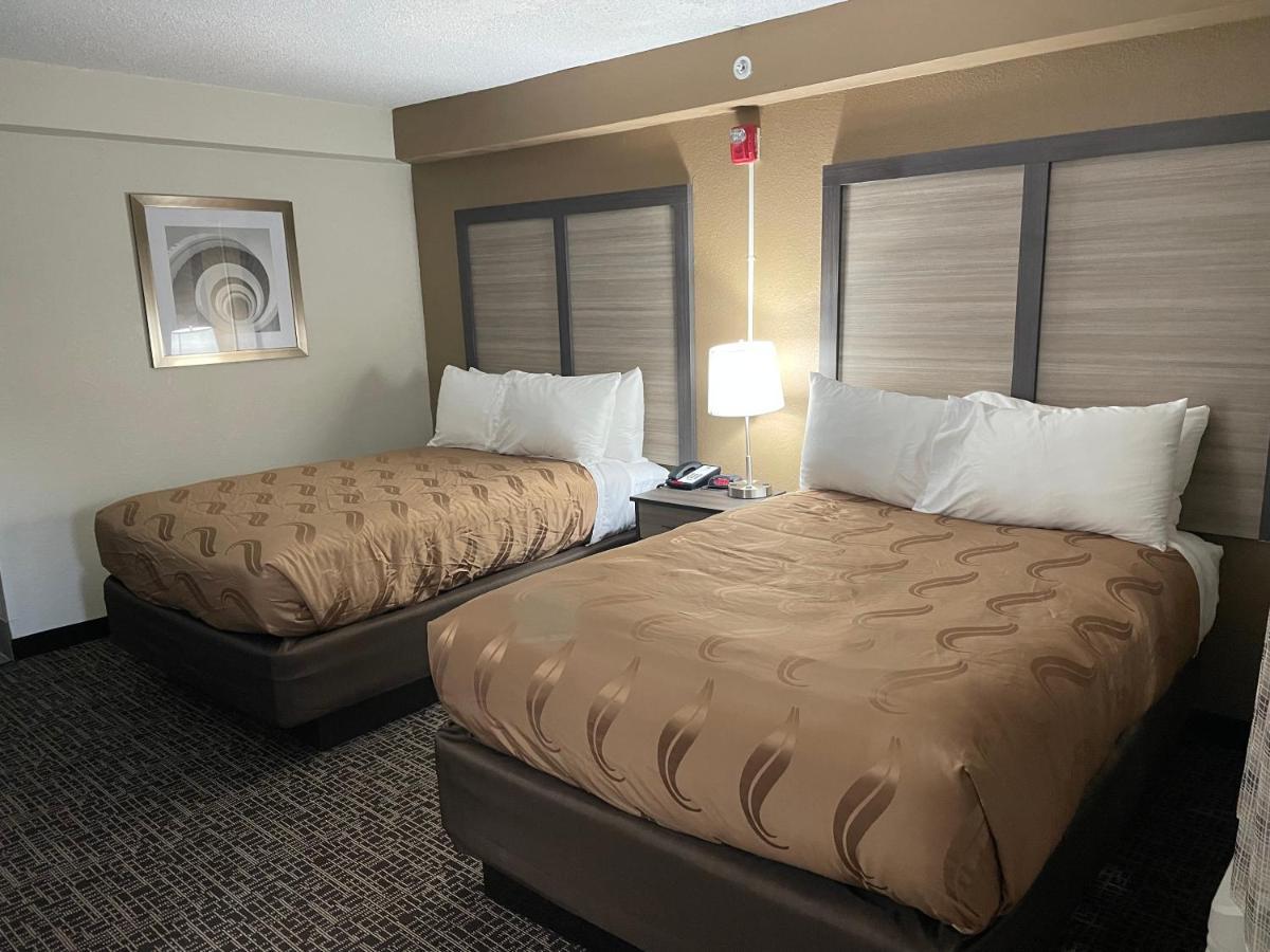 Quality Inn & Suites Spring Lake - Fayetteville Near Fort Bragg Eksteriør billede
