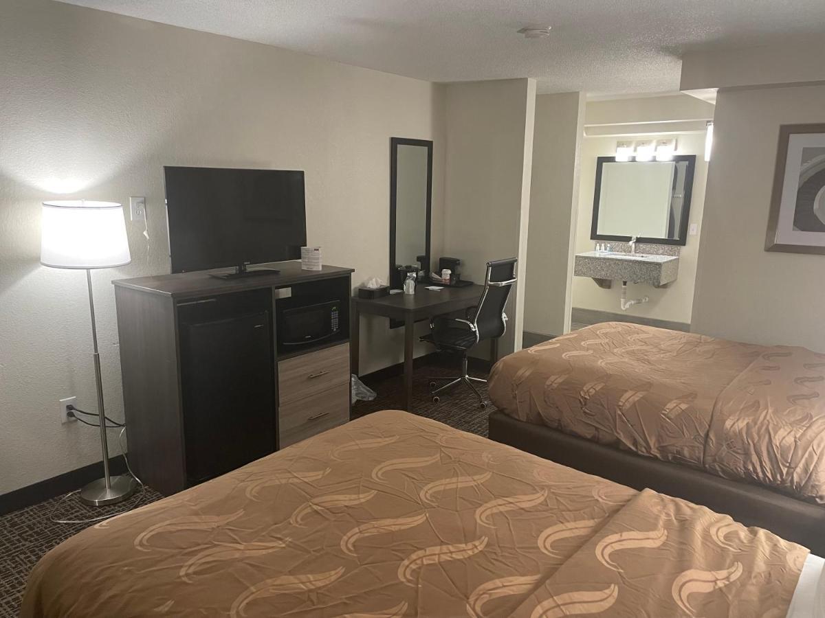 Quality Inn & Suites Spring Lake - Fayetteville Near Fort Bragg Eksteriør billede
