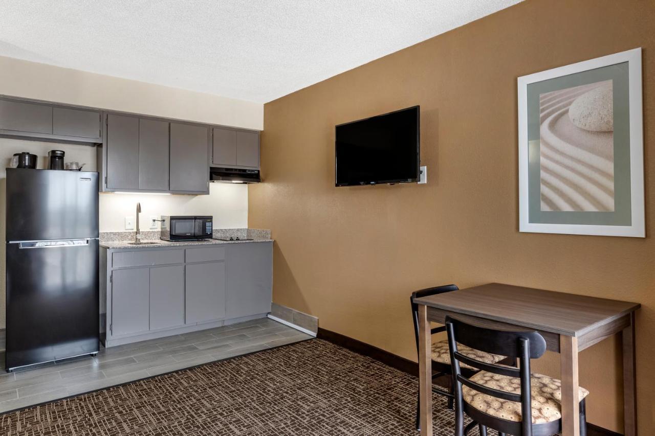 Quality Inn & Suites Spring Lake - Fayetteville Near Fort Bragg Eksteriør billede