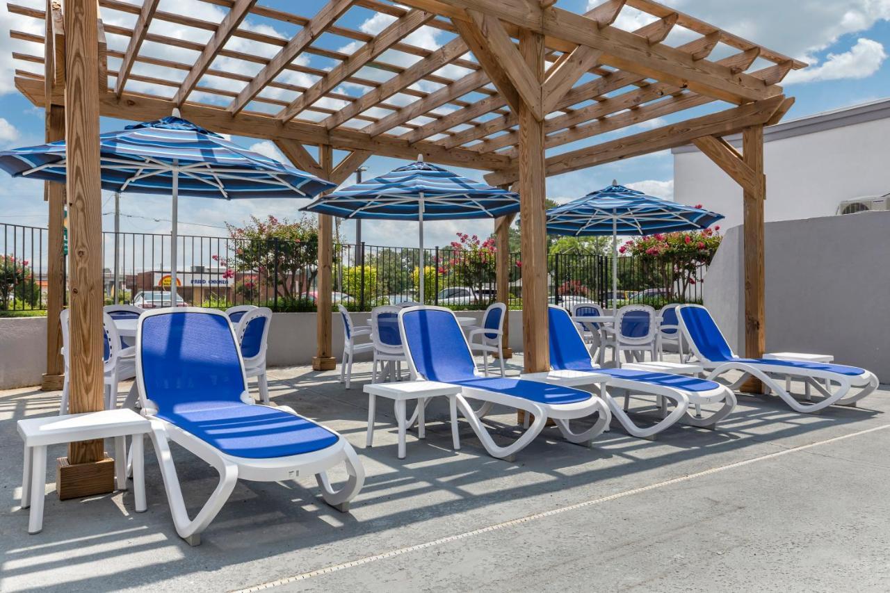 Quality Inn & Suites Spring Lake - Fayetteville Near Fort Bragg Eksteriør billede