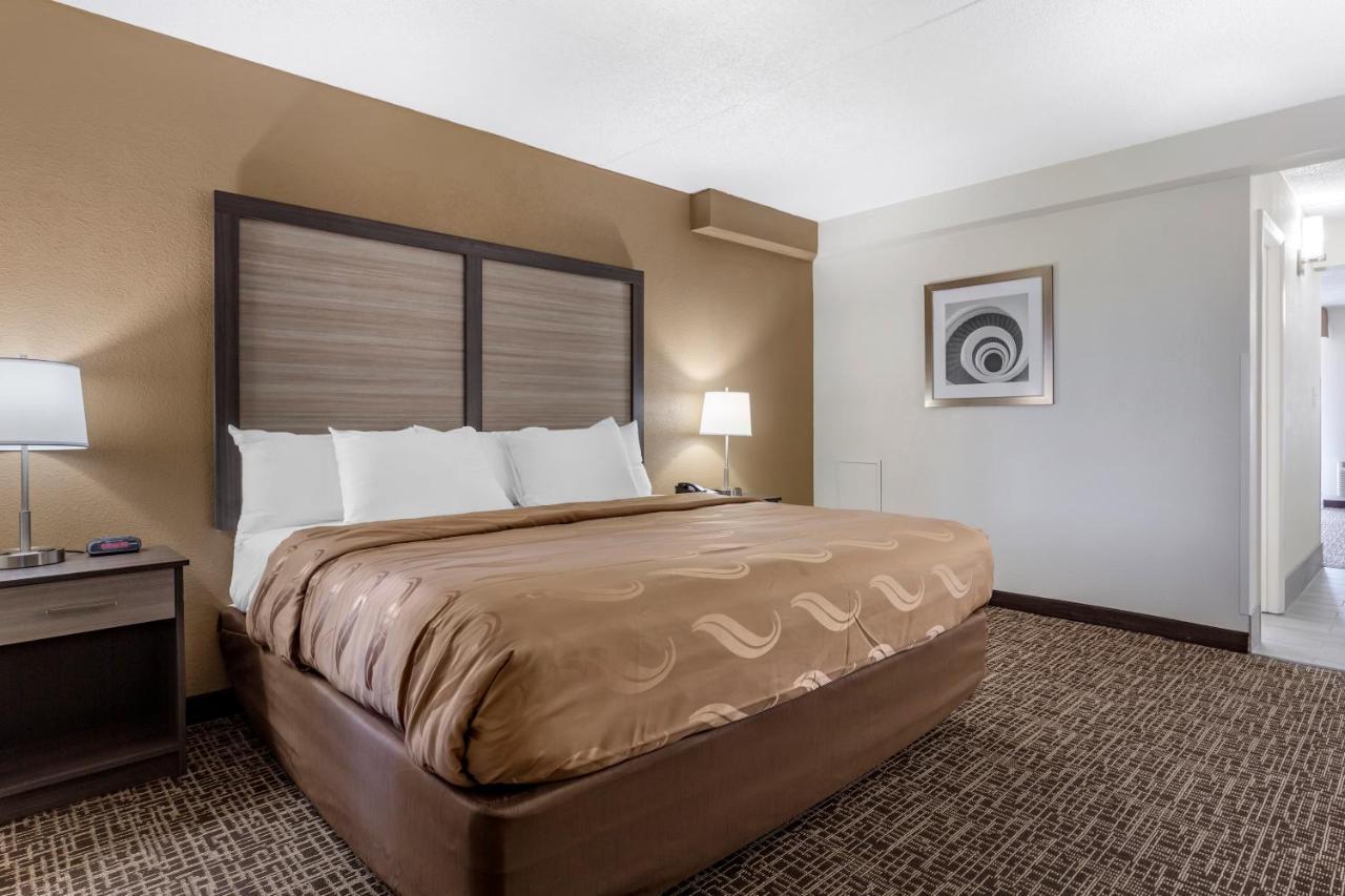 Quality Inn & Suites Spring Lake - Fayetteville Near Fort Bragg Eksteriør billede