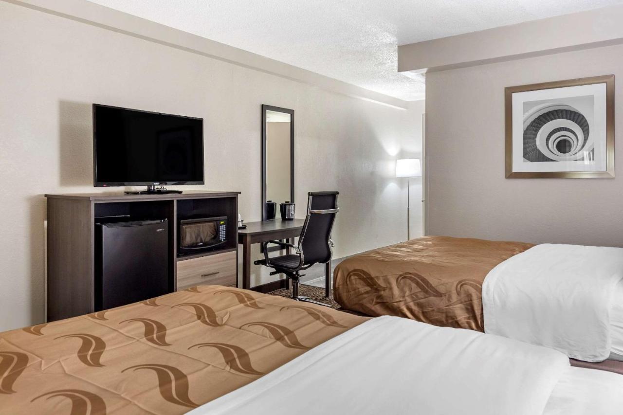 Quality Inn & Suites Spring Lake - Fayetteville Near Fort Bragg Eksteriør billede
