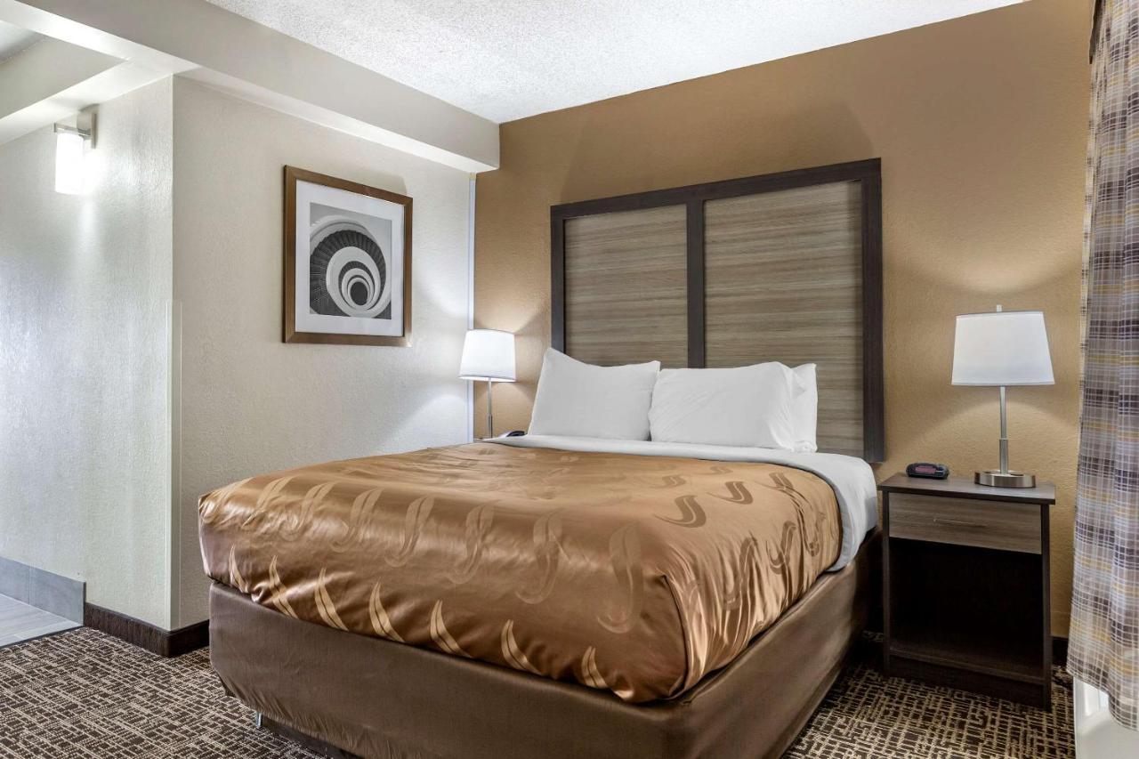 Quality Inn & Suites Spring Lake - Fayetteville Near Fort Bragg Eksteriør billede
