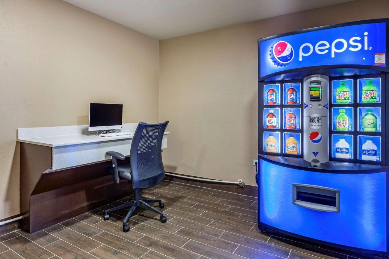 Quality Inn & Suites Spring Lake - Fayetteville Near Fort Bragg Eksteriør billede